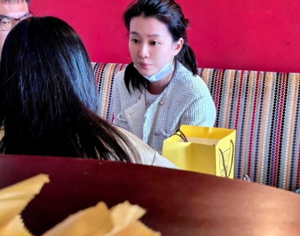 乔欣婚后首露面！丈夫赖柏霖吸睛，和杨洋二三事真的好抓马啊