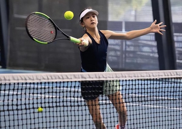 田亮女儿“森碟”首获网球青少年世界排名，位列第2822位，全国排名第27位
