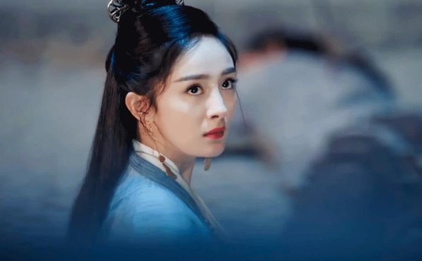 女明星黑化,杨幂赵丽颖靠妆容,而她靠演技
