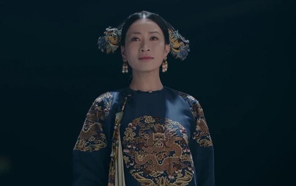 女明星黑化,杨幂赵丽颖靠妆容,而她靠演技