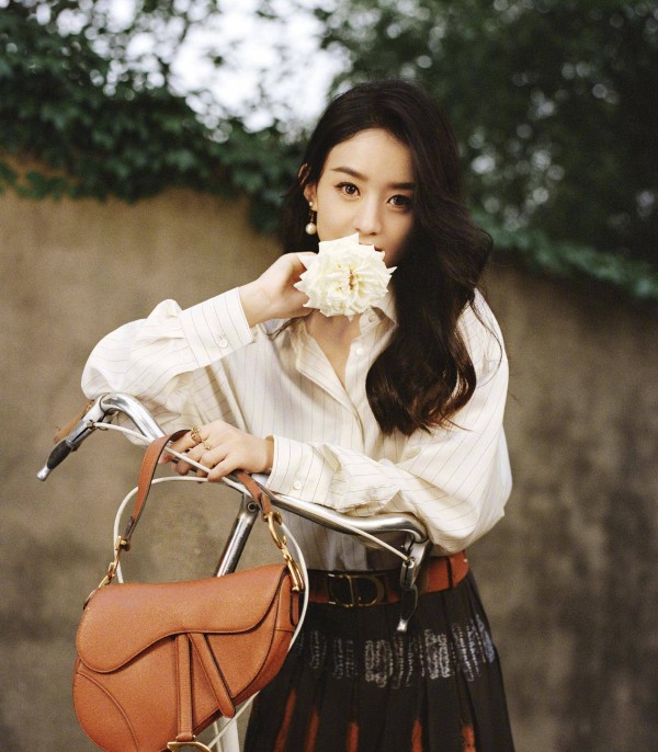 <a style='color:#f10404;' href='https://www.mingxing.cc/tags-502.html ' target='_blank'>赵丽颖</a>最新秋冬街拍大片<strong></p> <p><a style='color:#f10404;' href='https://www.mingxing.cc/tags-502.html ' target='_blank'>赵丽颖</a></strong>，妆容好看，造型致命