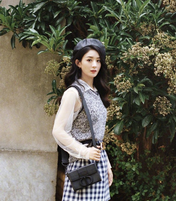 <a style='color:#f10404;' href='https://www.mingxing.cc/tags-502.html ' target='_blank'>赵丽颖</a>最新秋冬街拍大片<strong></p> <p><a style='color:#f10404;' href='https://www.mingxing.cc/tags-502.html ' target='_blank'>赵丽颖</a></strong>，妆容好看，造型致命