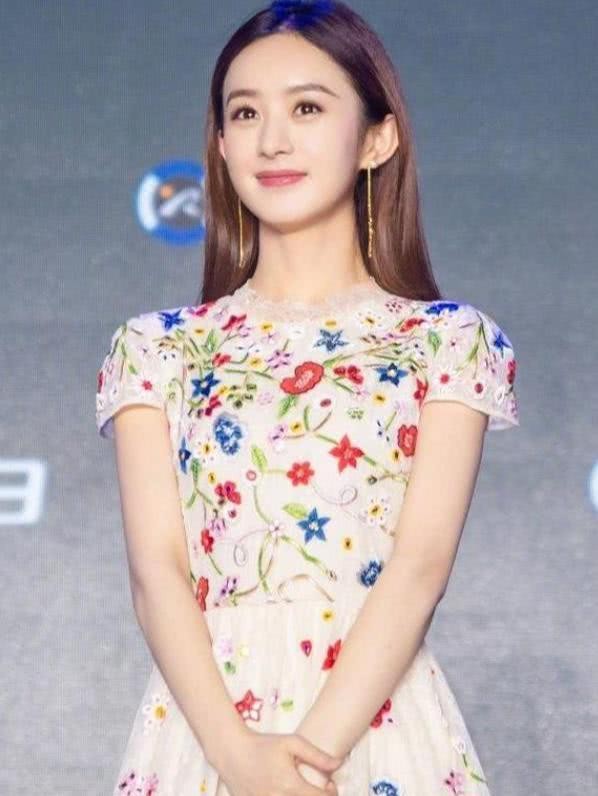 赵丽颖换新妆容了，脸蛋圆润，乖巧又可爱，网友：美回薛杉杉了