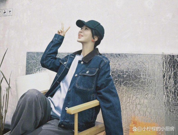 女明星杨紫刘涛晒美食，烤肉咖啡白切鸡，样样皆是美味，真香