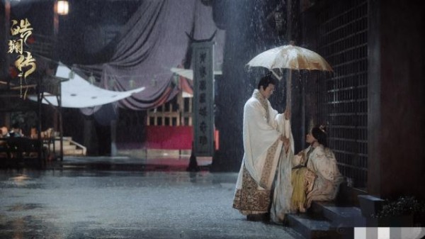 她刚满16岁，在《皓镧传》扮演司徒月！卸下古装，她美得清纯时尚