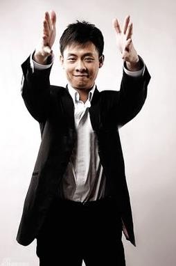 张译出书：靠谱的明星都爱谈人生