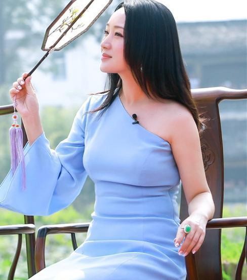 娱乐圈“出场自带音效”的四大明星, 最后一位无人不服!
