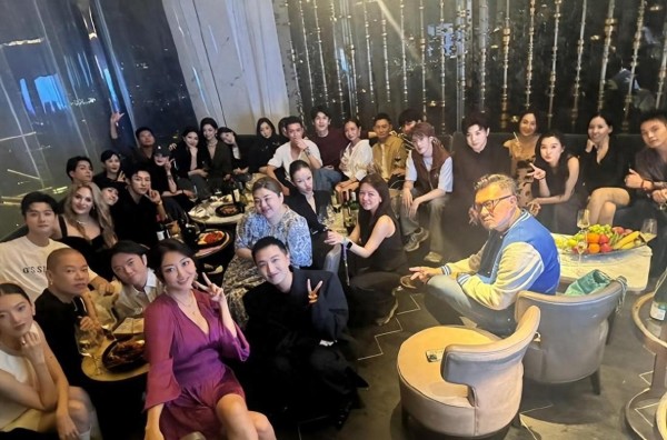 半个娱乐圈齐聚深圳，高奢商场清场闭门营业，邀高级顾客明星陪买