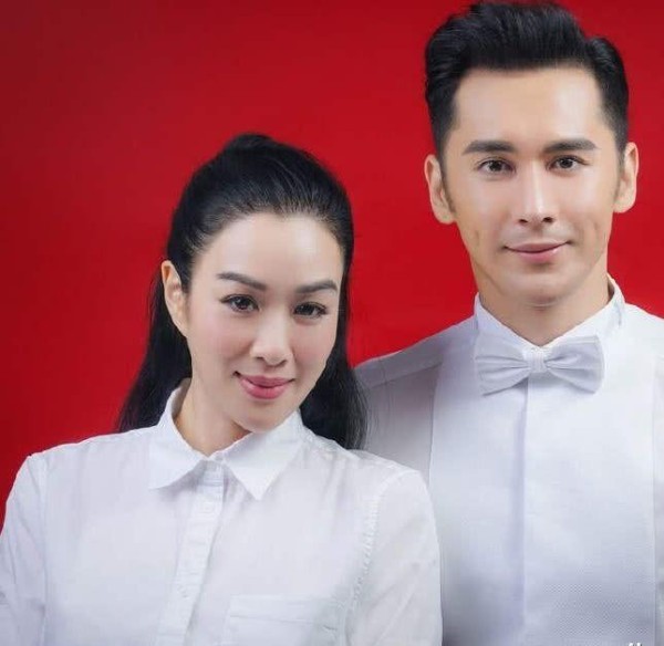 明星的结婚照：陈小春自带笑点，赵丽颖冯绍峰最美，他们最不搭调