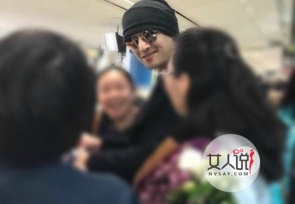 胡歌抵达美国引轰动 粉丝们纷纷送行望早日学成归来