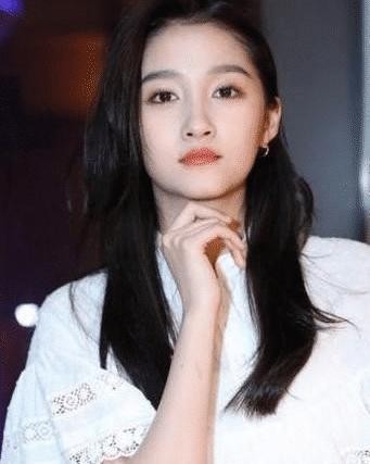 猫咪姐是杨紫?她与哪位明星的恋情曝光了?