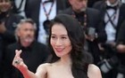 戛纳红毯“紫”气东来！温峥嵘造型美出圈