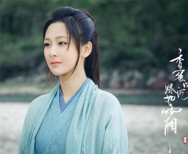 杨紫被自家粉丝踢出群聊，群主在群里严肃警告，网友：踢得好