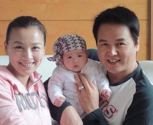 张庭、林瑞阳与大女儿的照片(资料图)