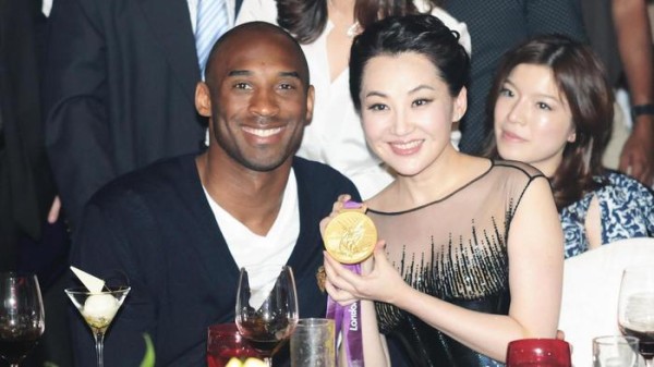 她们是中国娱乐圈的佼佼者，却是NBA球星的小球迷