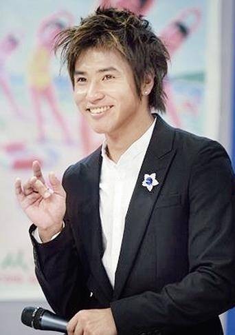整容十几次成“梅艳芳”，疯狂捞金年入百万，刘德华初见当场泪奔