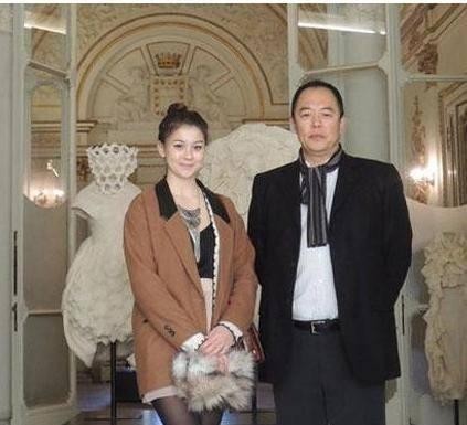 张铁林女儿颜值逆天，星二代成长之路竟藏这些心酸！