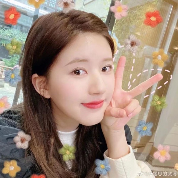 赵露思，从网红到顶流女星的励志传奇