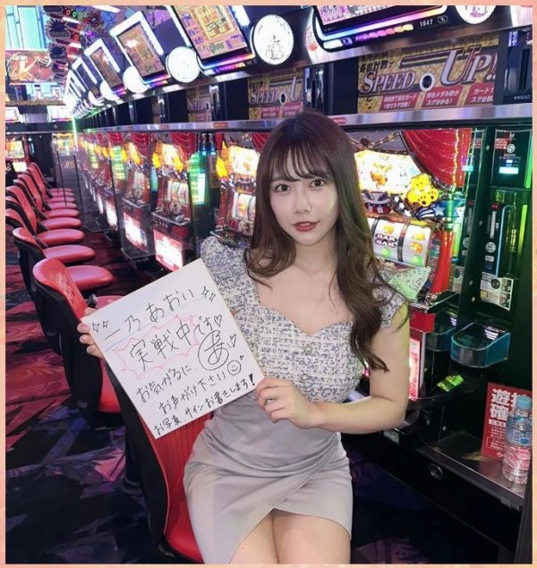 一乃葵：从纯朴教师到演艺新星的蜕变之路