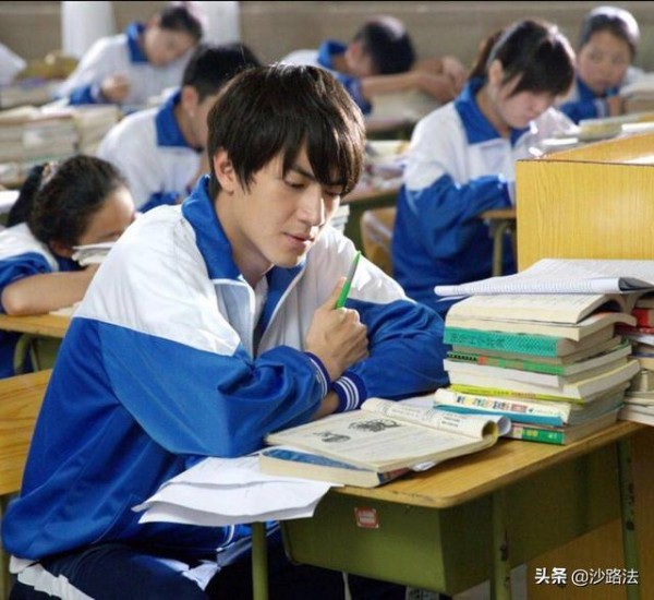 沙雕大龄男明星林更新，演戏生活两不耽误