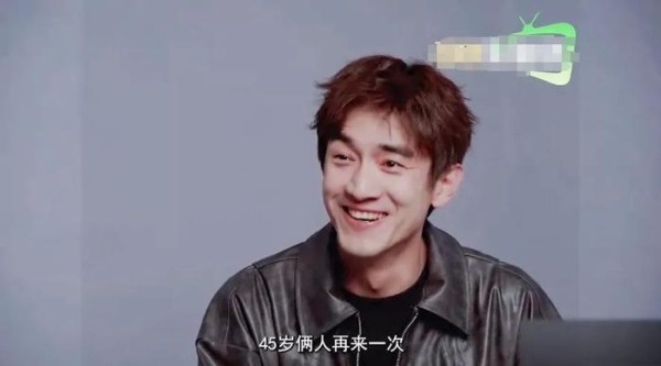 娱乐圈最懒男明星非他莫属，跟赵丽颖拍圆房戏时，露出的肩膀让人出戏
