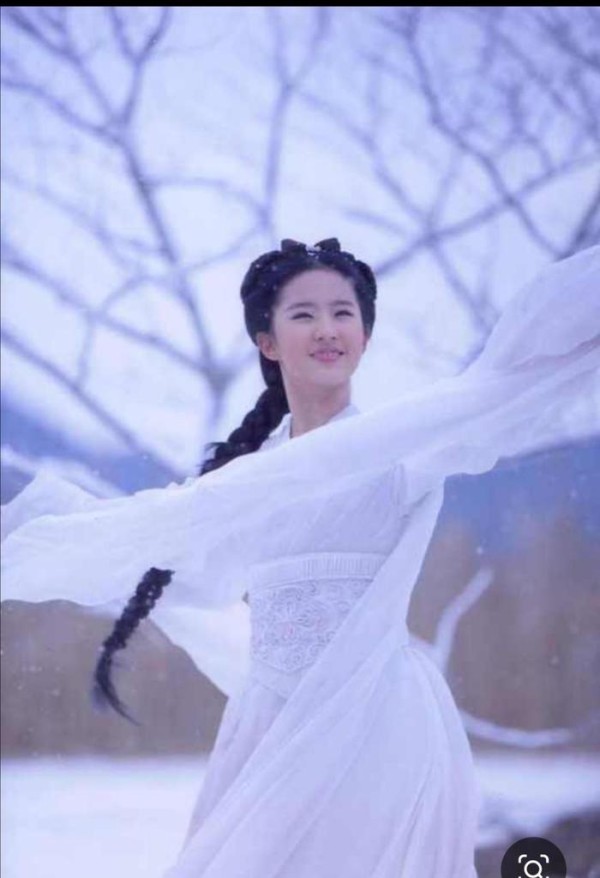 28岁生下刘亦菲，两次离婚，刘晓丽经历了什么？