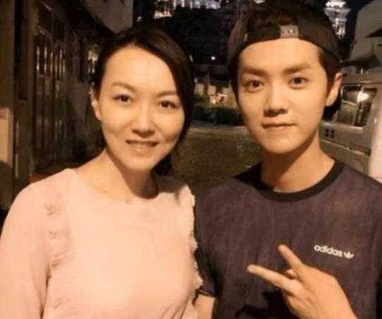 明星的妈妈都长什么样，鹿晗的妈妈超美，杨颖的妈妈颜值比她还高