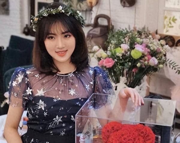 “华为女儿”姚安娜住5亿豪宅，身价过百亿，却想当明星