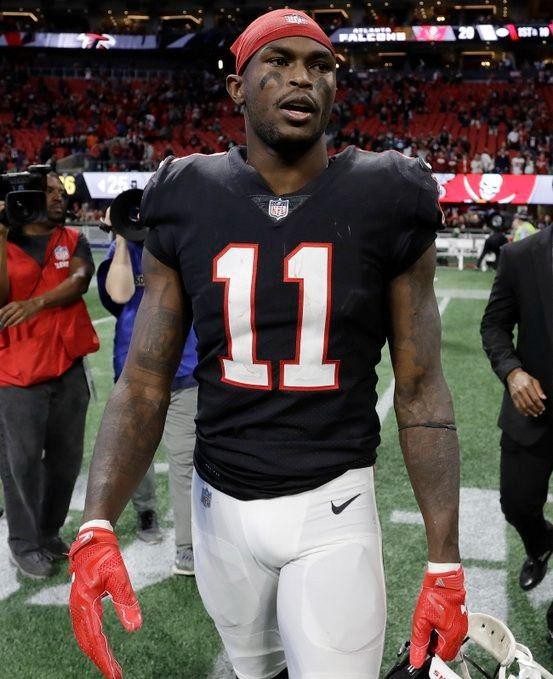 NFL明星外接手胡里奥·琼斯宣布退役，曾是“3