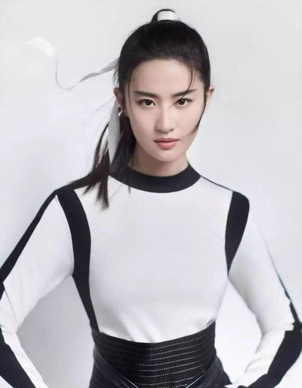 继周星驰后又一票房巨星诞生，刘亦菲轰动好莱坞，票房至少60亿