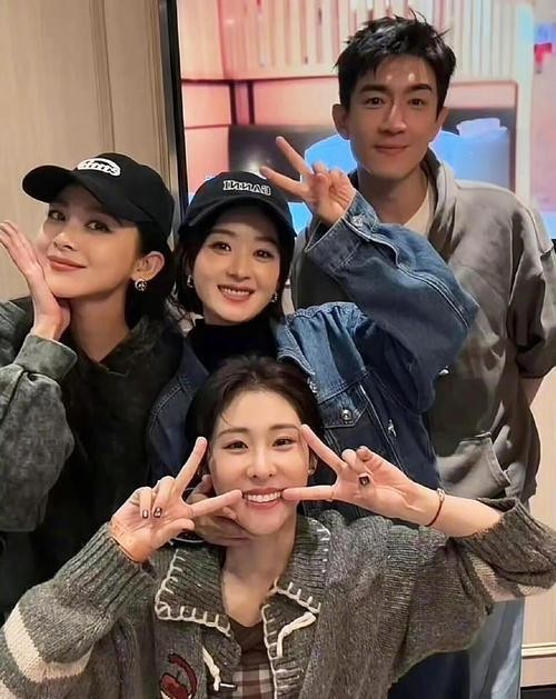 林更新小11岁女友曝光，甜蜜同居疑云引发热议，粉丝态度大反转！
