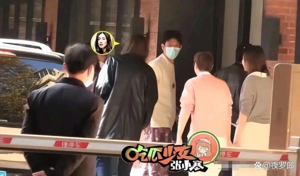井柏然与刘雯秘密约会，没想到被贼跟踪散布了消息