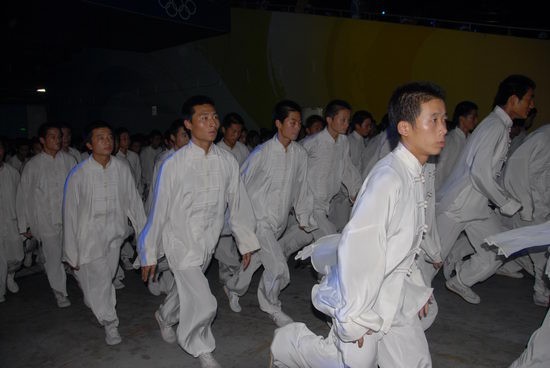 奥运开幕式表演的幕后塔沟学员的艰辛(组图)