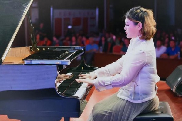 钢琴演奏家、儿童音乐教育家高玥：黑白琴键演奏出古典音乐的浪漫
