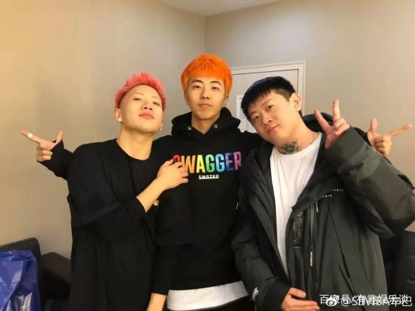 辛巴荣获年度最爱歌手 另外几位也都是圈内大咖