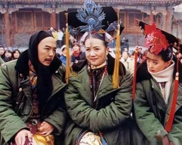 演员休息时都在干嘛？第一张让我忍住了，但这张杨紫让我笑了整整