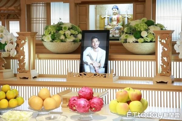 高以翔灵堂 图片来源：台湾东森新闻云