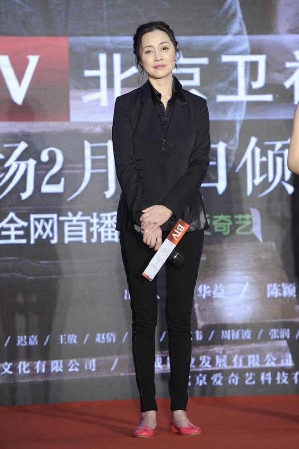 难怪网友们都喜欢她她美的不可方物！她是九十年代最红的电影明星