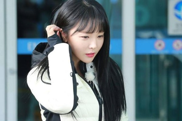 她是有名的撒娇女神，连金钟国都选她，因为一次醉酒引领美妆潮流