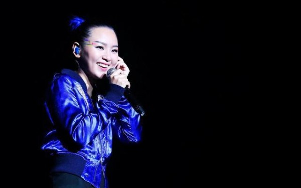 乐坛四大明星，从来不假唱，他们是谁呢？