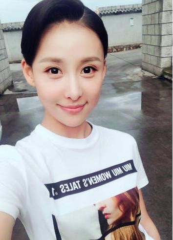 娱乐圈撞脸的三对女艺人，网友：第三对始终不温不火