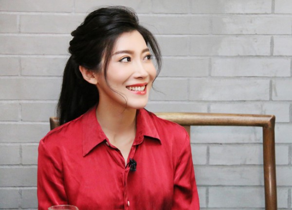 许歌与张棪琰关系引热议，两人撞脸对比照片曝光令人惊叹不已