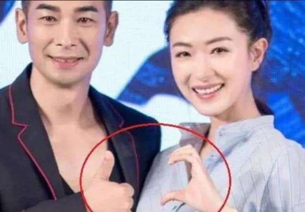 最尴尬的明星合影: 心疼万茜三秒钟, 看到最后一个实在是忍不住笑