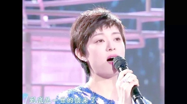 演员与歌手的跨界之美：孙俪、袁泉、周迅等人的音乐旅程