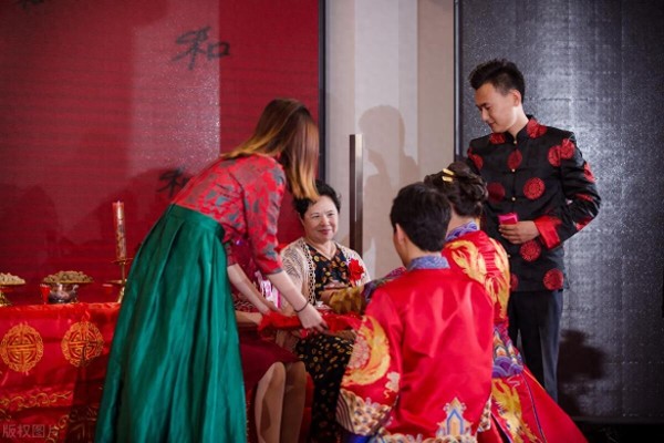 婚俗风情对比：跨越国界，看世界各地的婚礼习俗