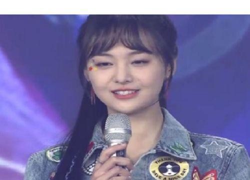郑爽出道10年首次办生日会，多位明星送祝福，杨洋祝福语抢镜