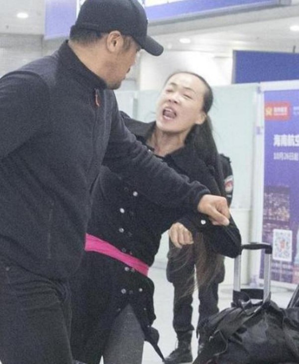 明星粉丝追星有多疯狂? 看过后你会觉得王力宏粉丝挺理性的