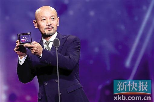 ■葛优荣获“十年匠心电影人”大奖。
