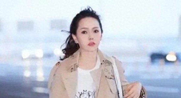 伊能静：岁月不败美人，穿搭亦不败时光