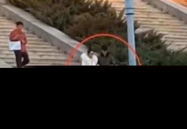赵丽颖冯绍峰结婚最新消息，赵丽颖婚后首次亮相肚子疑怀孕